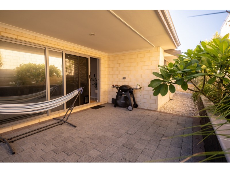 44 Bradley Street, Lakelands WA 6180