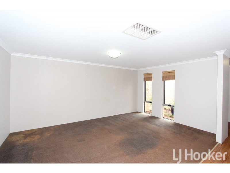 8 Varia Way, Halls Head WA 6210