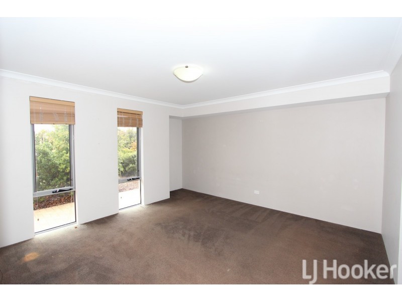 8 Varia Way, Halls Head WA 6210