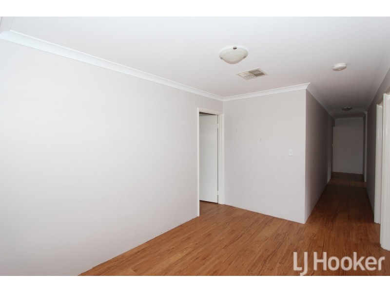 8 Varia Way, Halls Head WA 6210