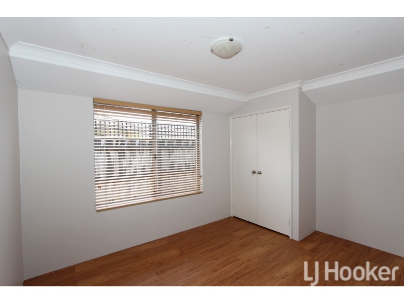 8 Varia Way, Halls Head WA 6210