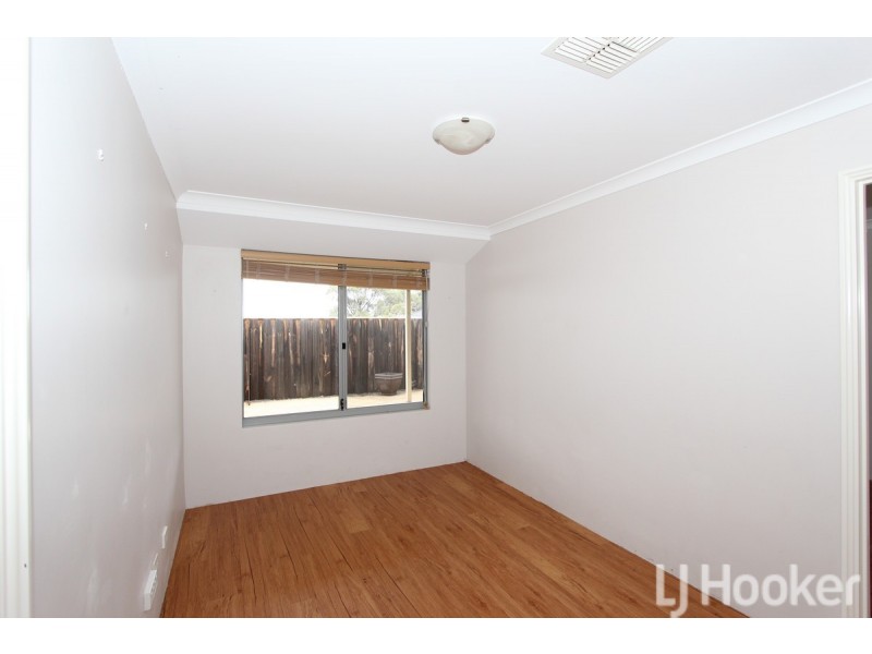 8 Varia Way, Halls Head WA 6210