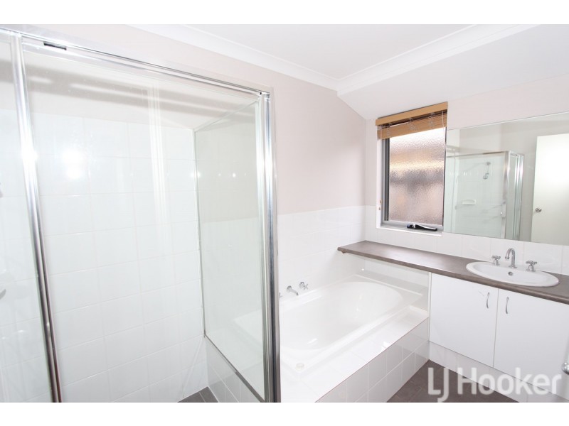 8 Varia Way, Halls Head WA 6210