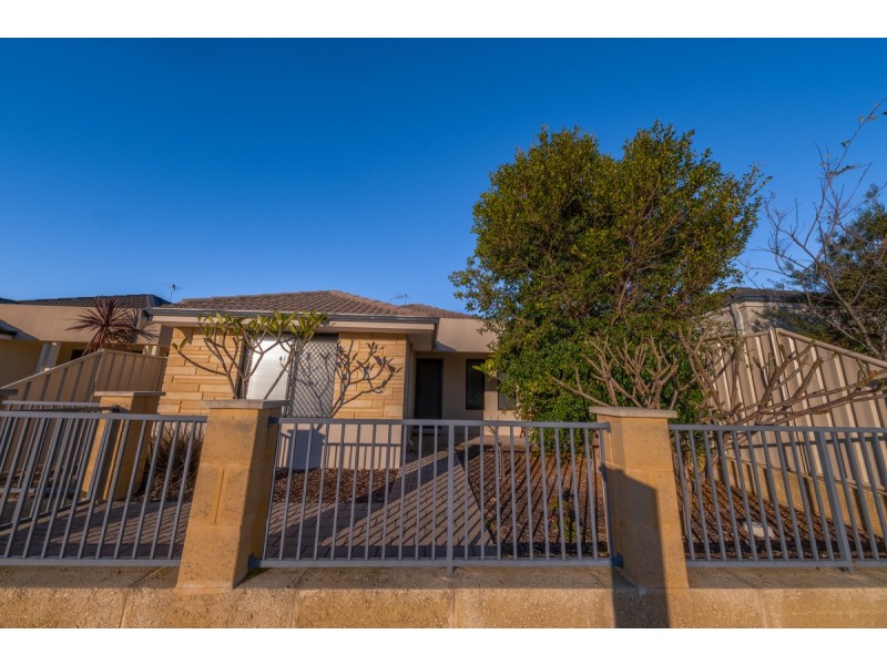 285 Pebble Beach Boulevard, Meadow Springs WA 6210