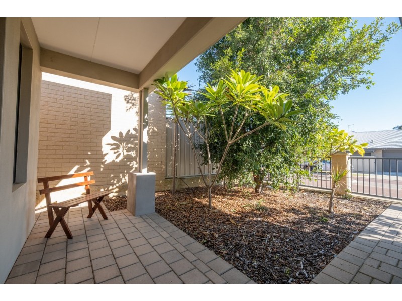 285 Pebble Beach Boulevard, Meadow Springs WA 6210