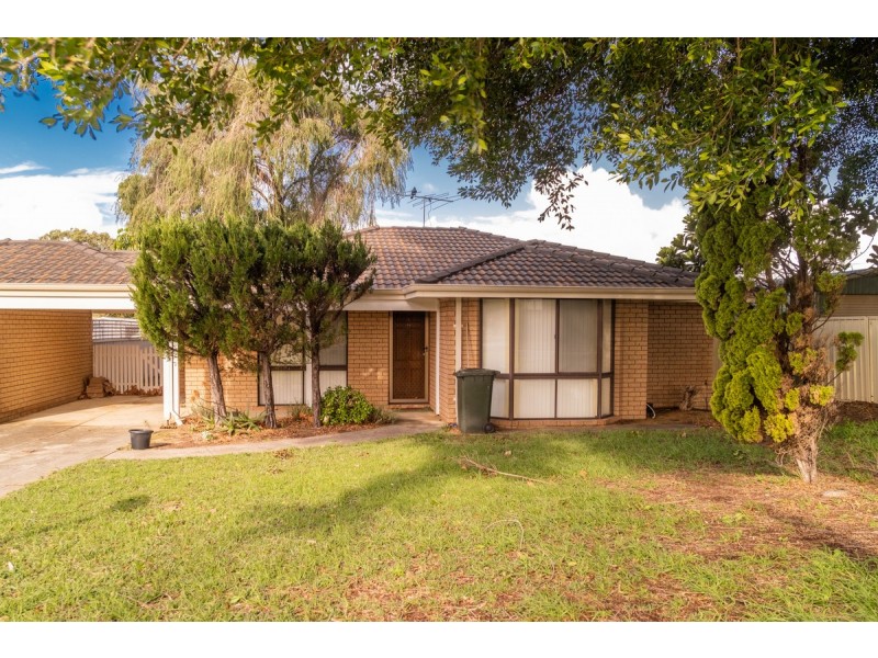 2/88 Oaklands Avenue, Halls Head WA 6210