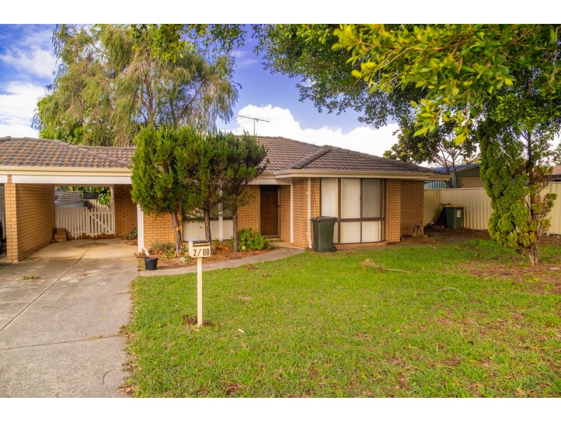 2/88 Oaklands Avenue, Halls Head WA 6210