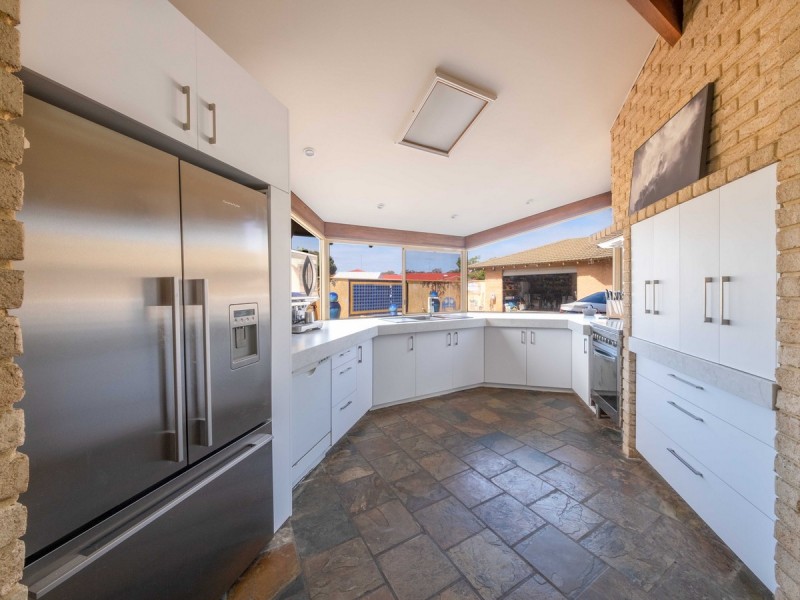 33 Blythwood Street, Dudley Park WA 6210