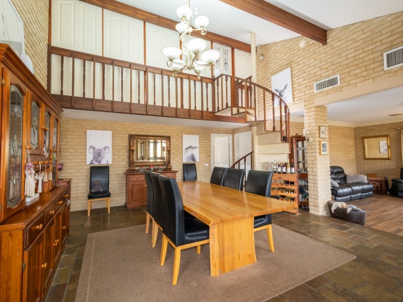 33 Blythwood Street, Dudley Park WA 6210