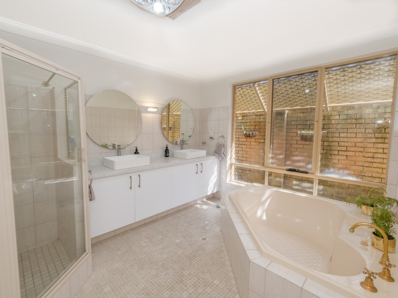 33 Blythwood Street, Dudley Park WA 6210