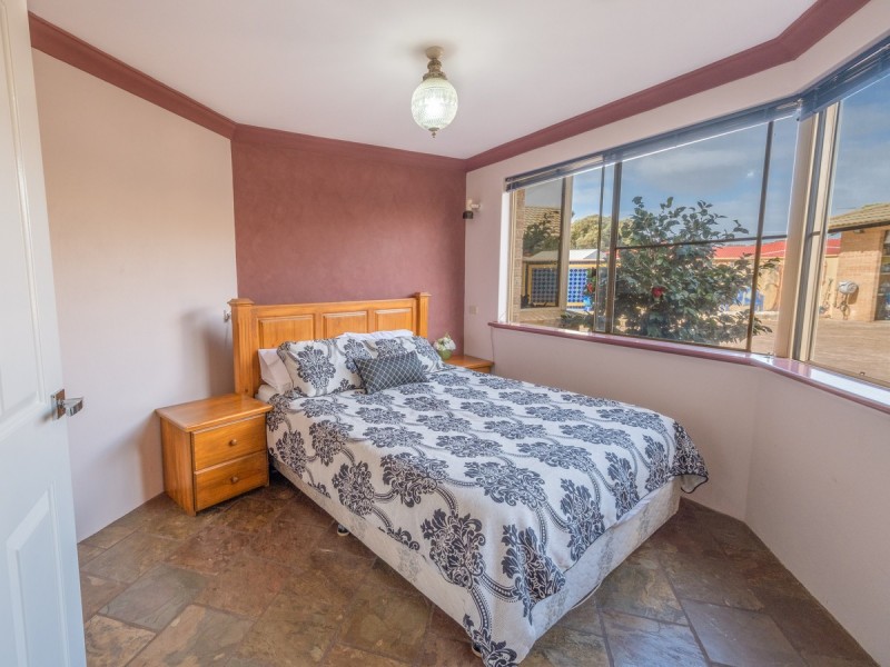 33 Blythwood Street, Dudley Park WA 6210