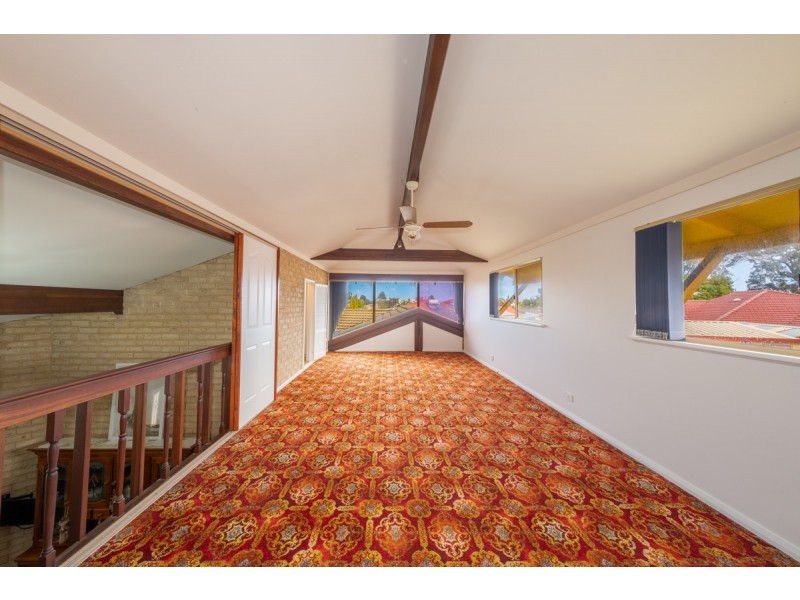 33 Blythwood Street, Dudley Park WA 6210