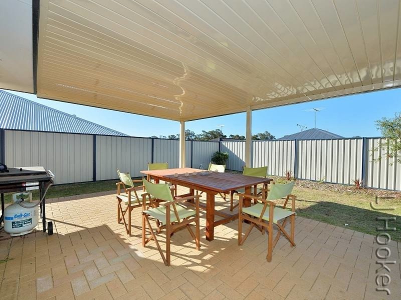 7 Moonbrook Way, Meadow Springs WA 6210