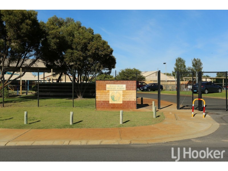 9A Magnolia Rise, Halls Head WA 6210
