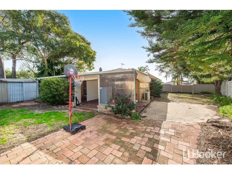 55 Mahogany Drive, Halls Head WA 6210