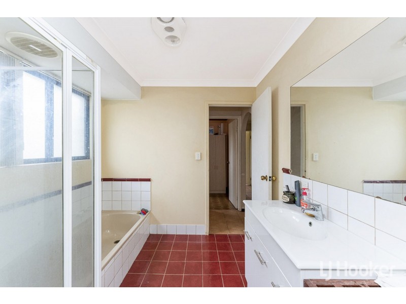 1 Aberdeen Close, Halls Head WA 6210