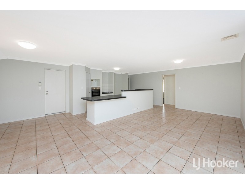 61 Templetonia Promenade, Halls Head WA 6210