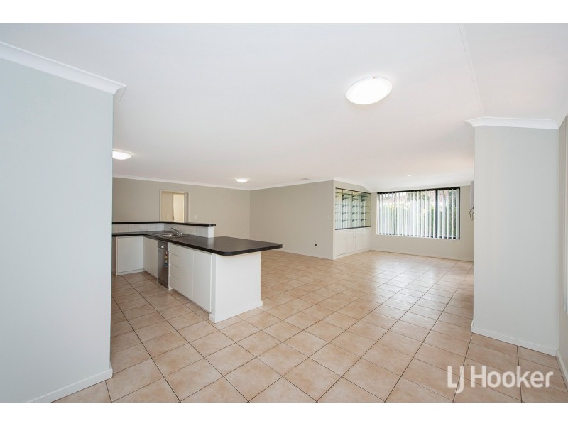 61 Templetonia Promenade, Halls Head WA 6210