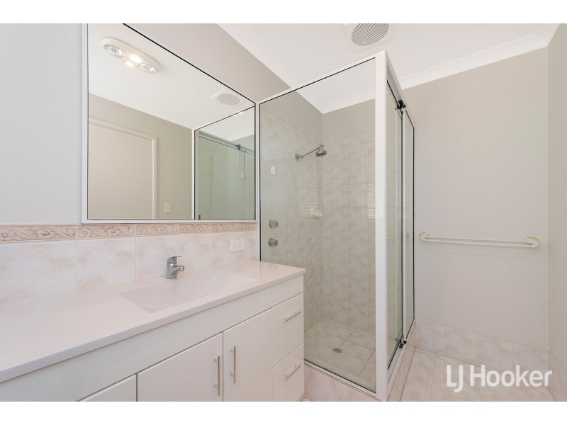 61 Templetonia Promenade, Halls Head WA 6210