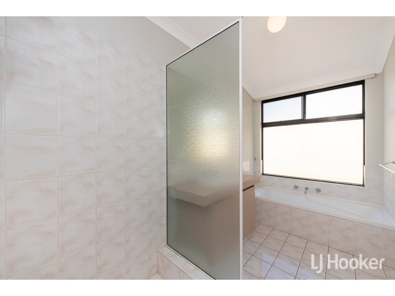 61 Templetonia Promenade, Halls Head WA 6210