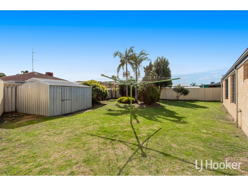 61 Templetonia Promenade, Halls Head WA 6210