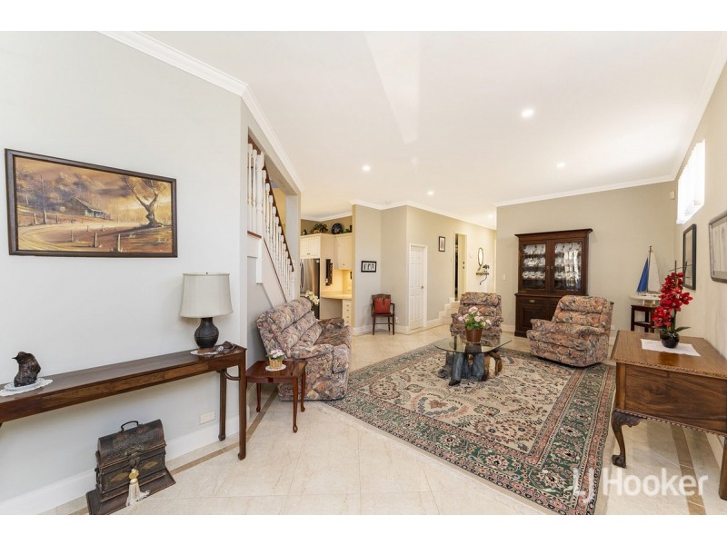 16 Baudin Way, Wannanup WA 6210