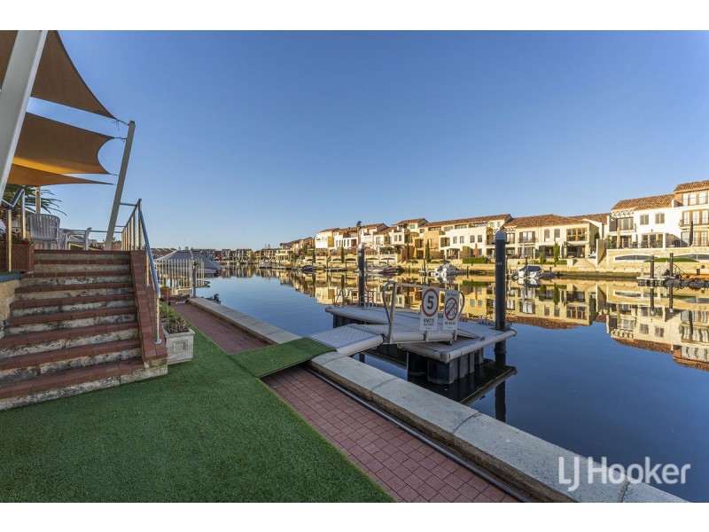 16 Baudin Way, Wannanup WA 6210