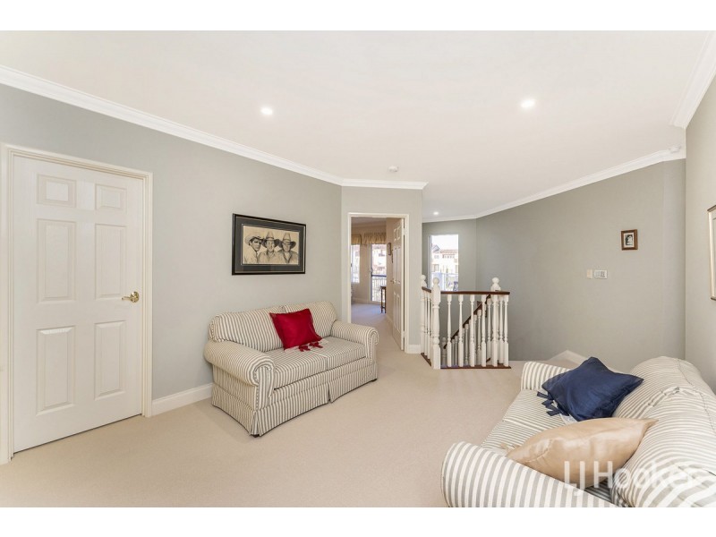 16 Baudin Way, Wannanup WA 6210