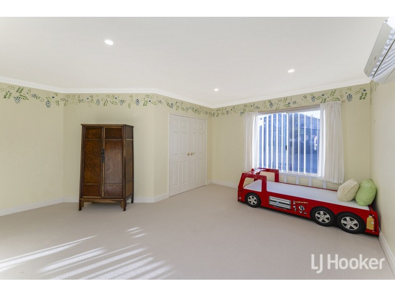 16 Baudin Way, Wannanup WA 6210