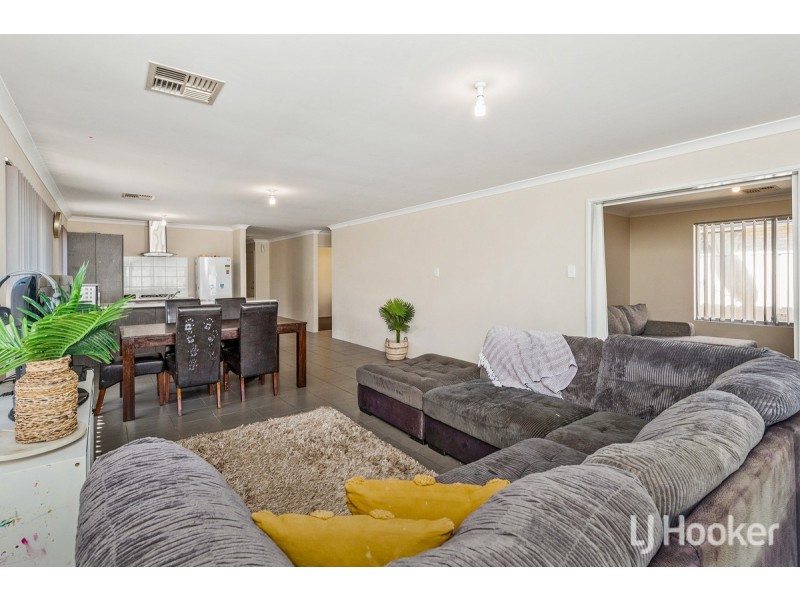 7 Bushlark Turn, Erskine WA 6210