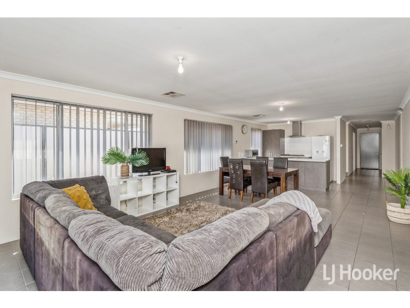 7 Bushlark Turn, Erskine WA 6210