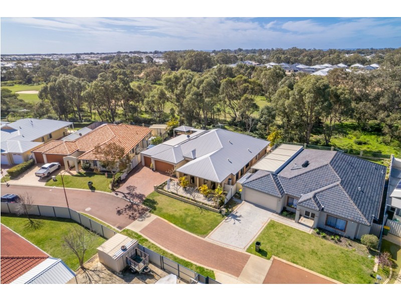 8 Peach Tree Pass, Meadow Springs WA 6210