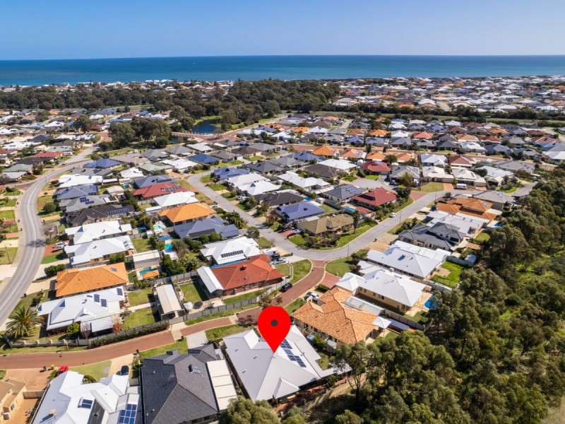 8 Peach Tree Pass, Meadow Springs WA 6210