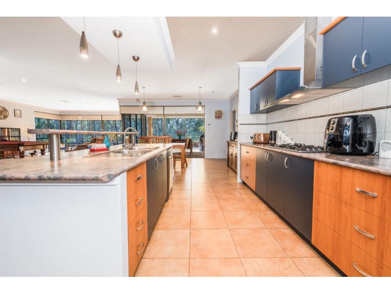 8 Peach Tree Pass, Meadow Springs WA 6210