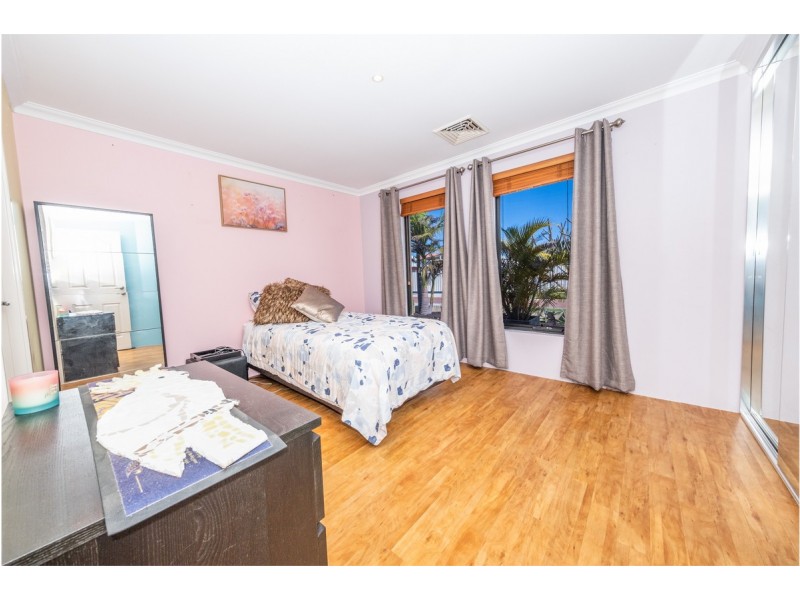 8 Peach Tree Pass, Meadow Springs WA 6210