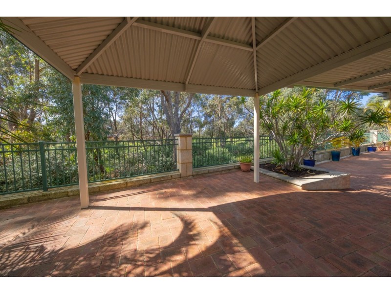 8 Peach Tree Pass, Meadow Springs WA 6210