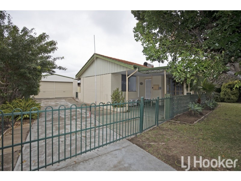 15 Leigh Street, Dudley Park WA 6210