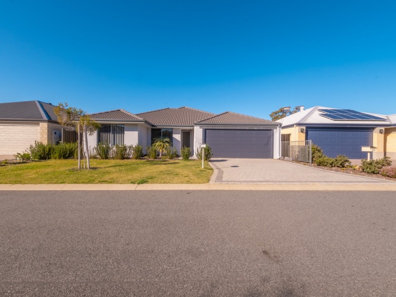 9 Blanche Crescent, Lakelands WA 6180