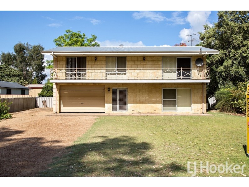 16 Redcliffe Road, Greenfields WA 6210