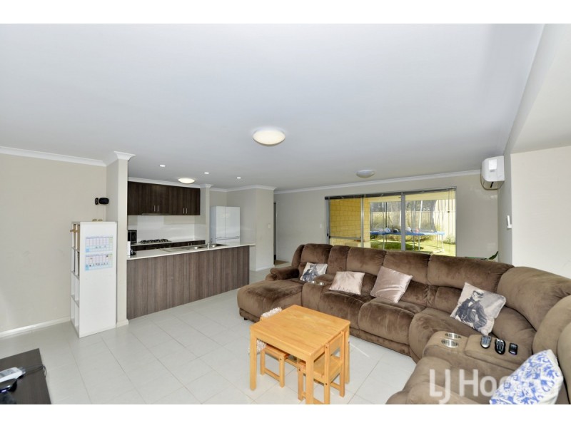 16 Honeydew Trail, Wannanup WA 6210