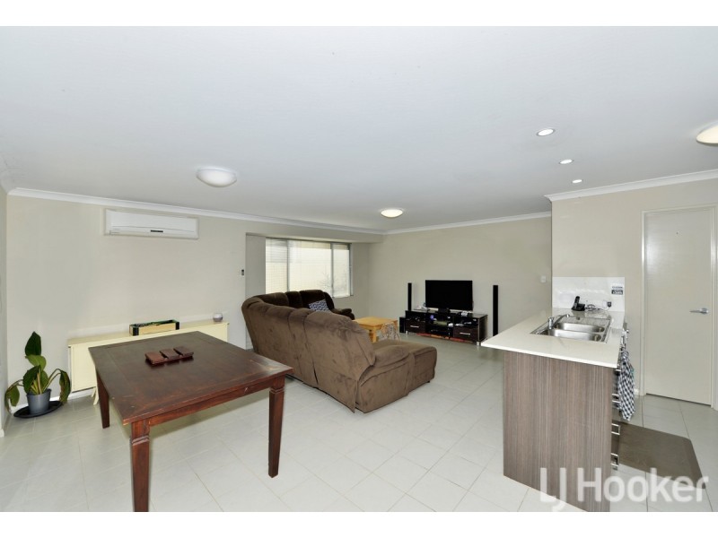 16 Honeydew Trail, Wannanup WA 6210