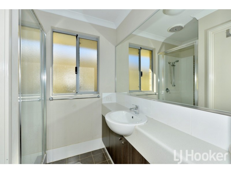 16 Honeydew Trail, Wannanup WA 6210