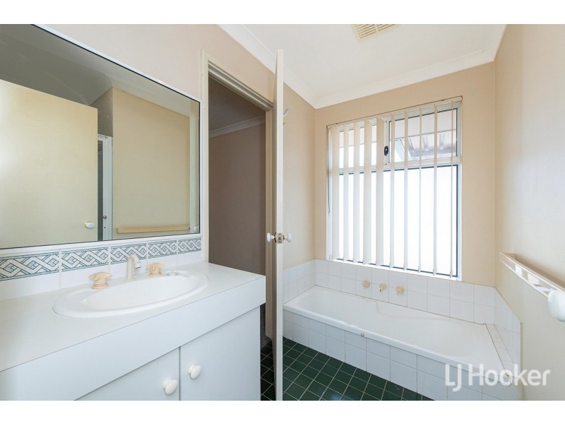 1/6 Bucentaur Place, Halls Head WA 6210