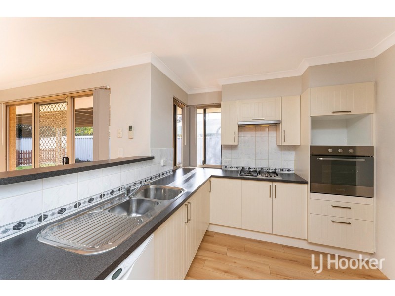 17 Lilac Green, Halls Head WA 6210