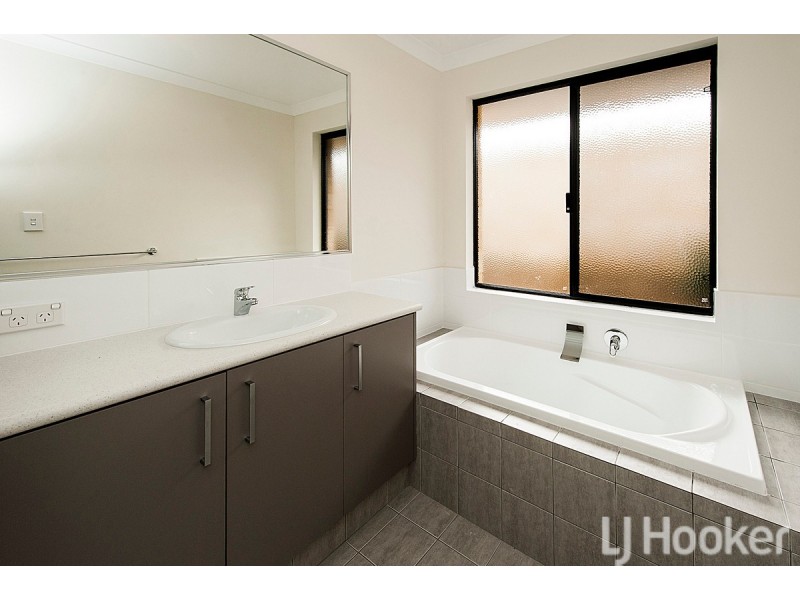 28 Lakeway Retreat, Dawesville WA 6211