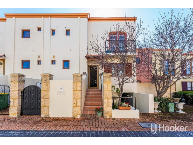 4/18 port Quays, Wannanup WA 6210