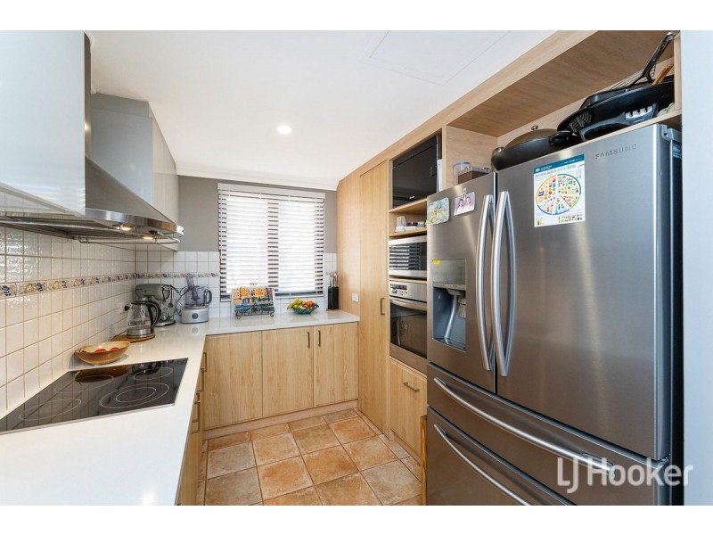 4/18 port Quays, Wannanup WA 6210