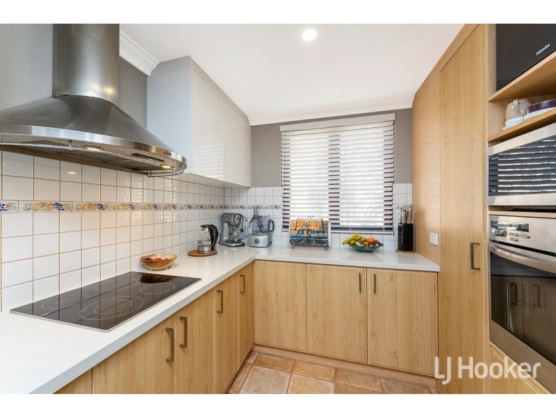 4/18 port Quays, Wannanup WA 6210