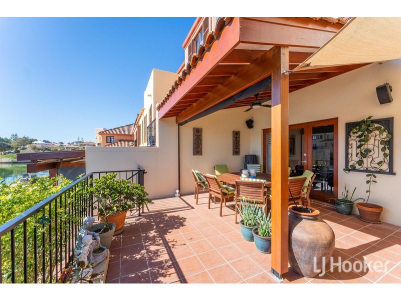 4/18 port Quays, Wannanup WA 6210
