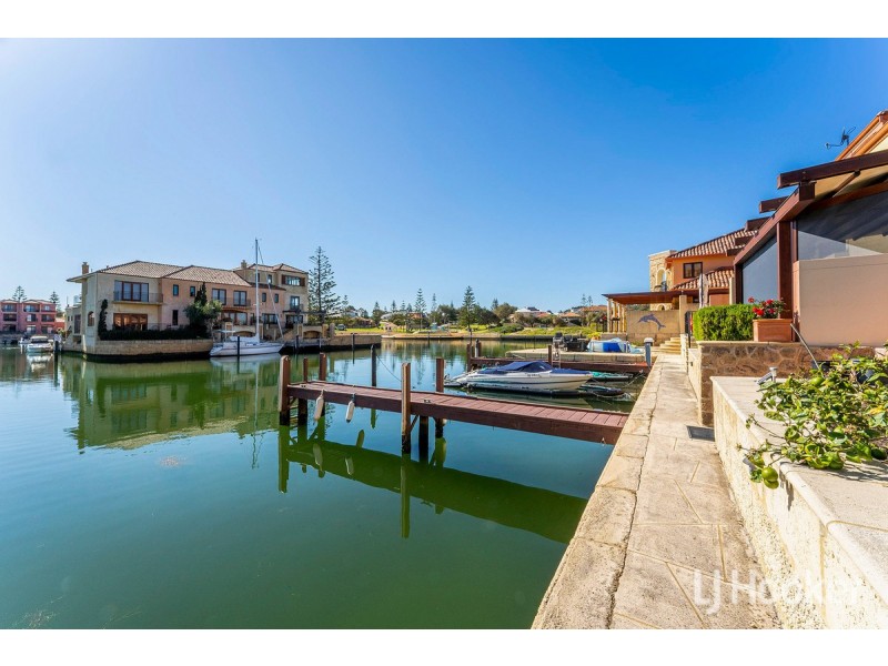 4/18 port Quays, Wannanup WA 6210